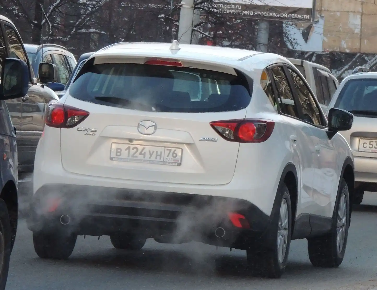 Фото автомобиля MAZDA CX-5, 2013 — госномер В124УН76. Цвет: БЕЛЫЙ