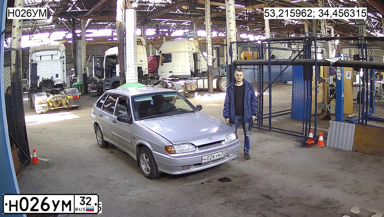 Фото автомобиля LADA 2114 SAMARA, 2005 — госномер Н026УМ32. Цвет: Светло-Серебристый металлик