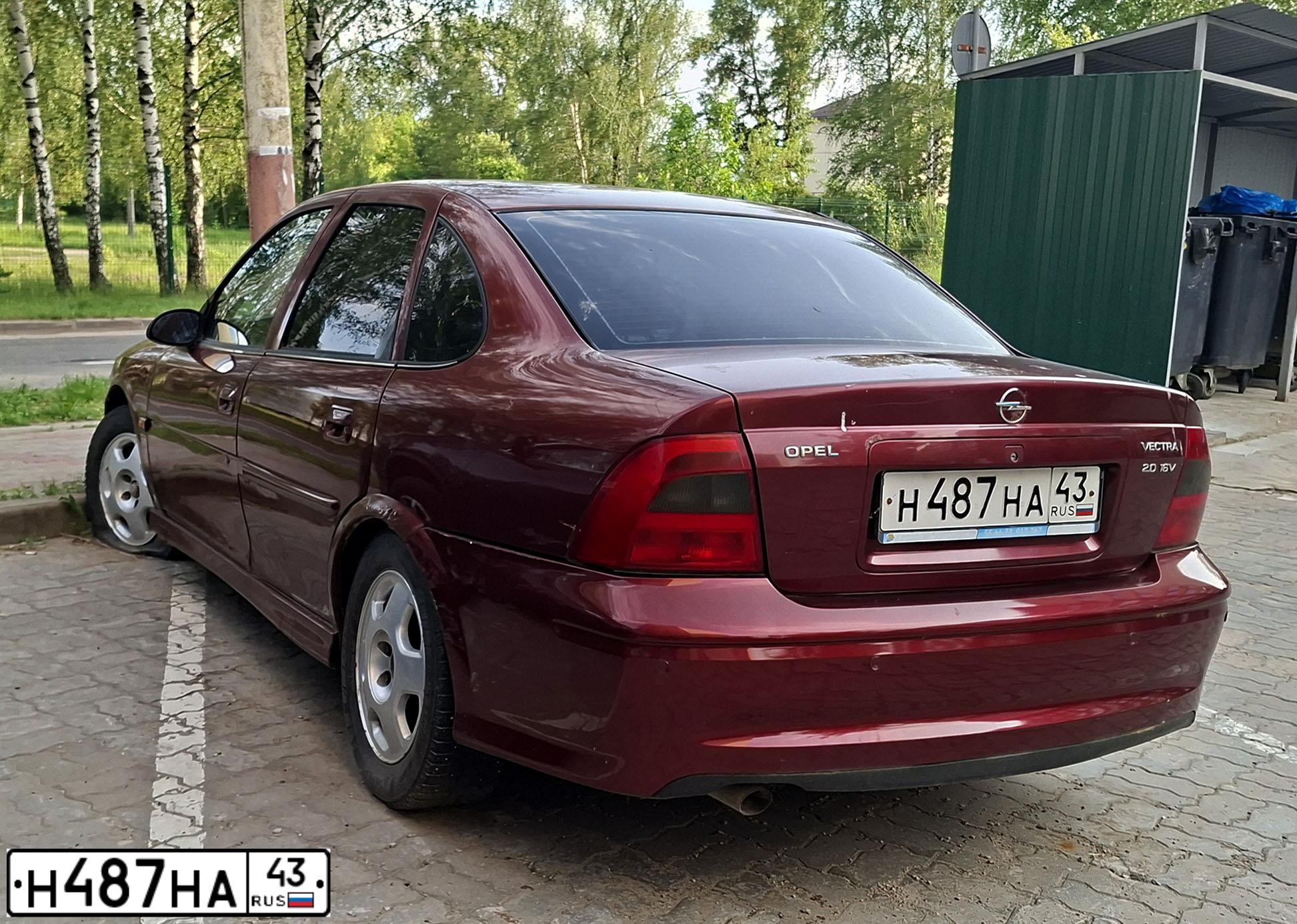 Фото автомобиля OPEL VECTRA, 1999 — госномер Н487НА43. Цвет: КРАСНЫЙ