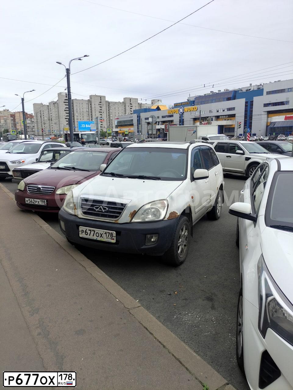 Фото автомобиля CHERY TIGGO, 2012 — госномер Р677ОХ178. Цвет: Белый