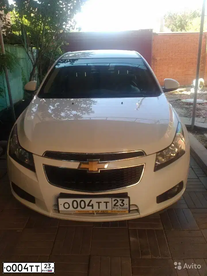 Фото автомобиля CHEVROLET CRUZE, 2011 — госномер В726РР37. Цвет: Белый