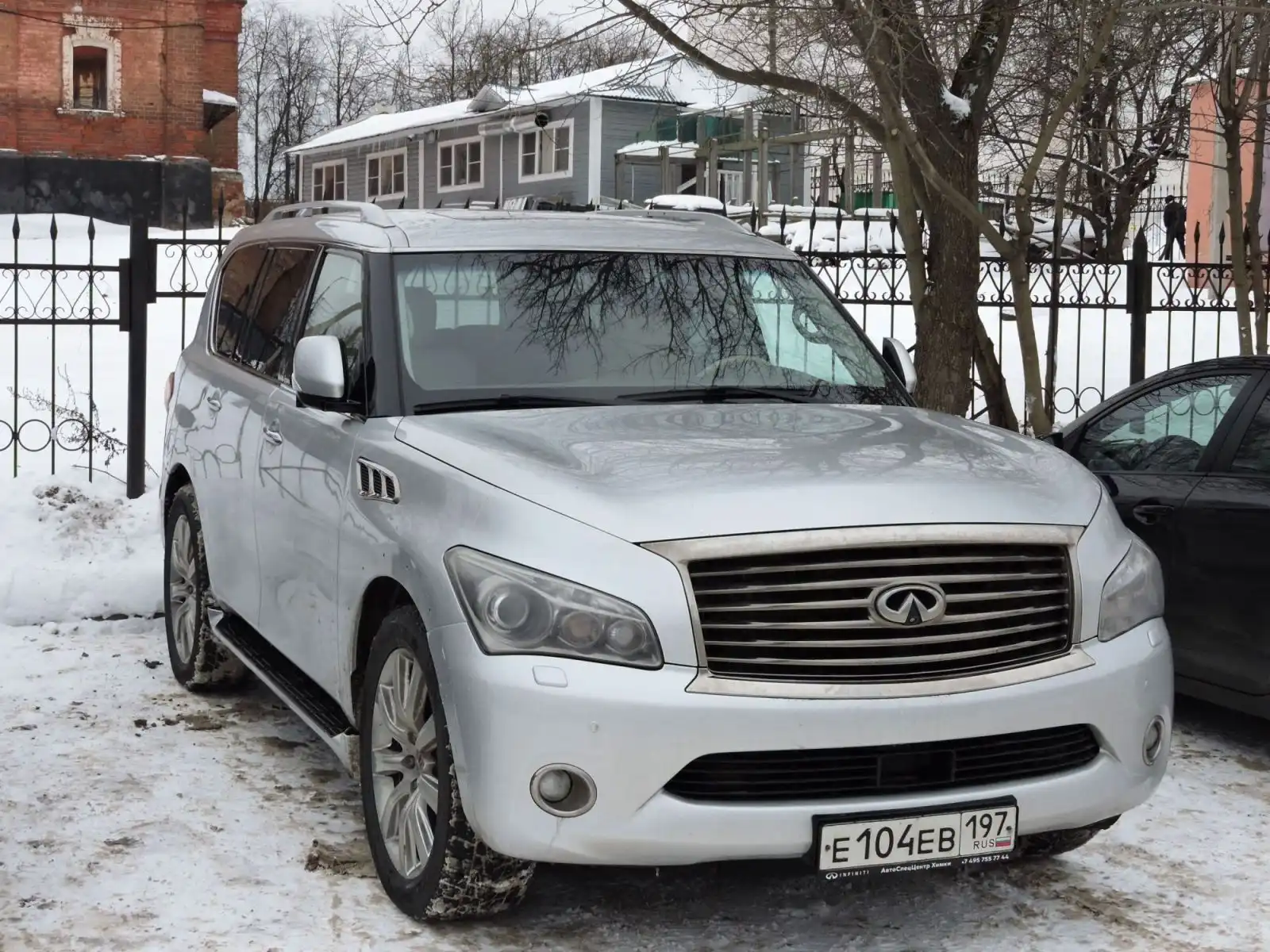 Фото автомобиля INFINITI QX80 /QX56/, 2011 — госномер А836ТН799. Цвет: Серебристый