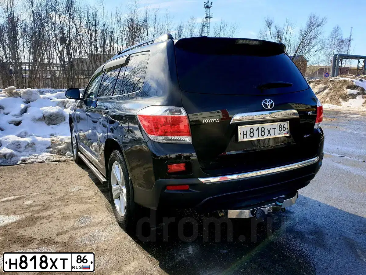 Фото автомобиля TOYOTA HIGHLANDER, 2012 — госномер Н818ХТ86. Цвет: ЧЕРНЫЙ