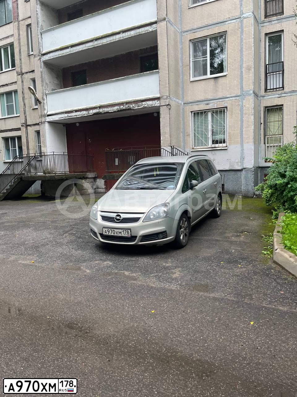 Фото автомобиля LADA 2109 SAMARA, 2000 — госномер А970ХМ178. Цвет: СЕРЕБРИСТЫЙ ЯРКО-ЗЕЛЕНЫЙ