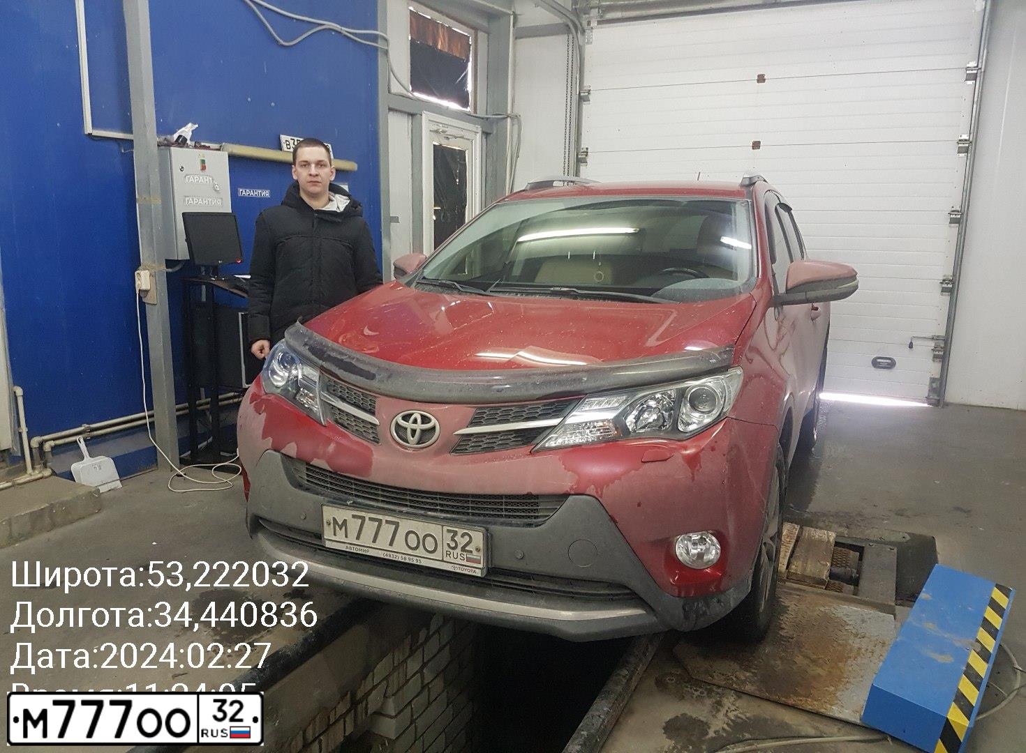 Фото автомобиля LADA 2114 SAMARA, 2007 — госномер М777ОО32. Цвет: ЧЕРНЫЙ