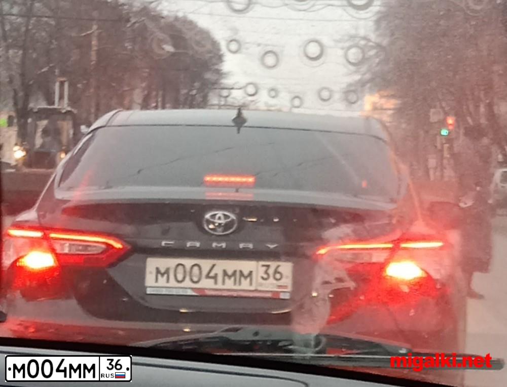 Фото автомобиля GAZ 3102 WOLGA, 2005 — госномер М075ММ36. Цвет: СЕРЕБРИСТО-СИНИЙ