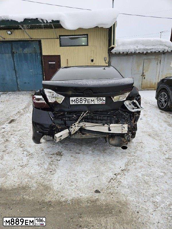 Фото автомобиля TOYOTA CAMRY, 2012 — госномер М889ЕМ186. Цвет: ЧЕРНЫЙ МЕТАЛЛИК