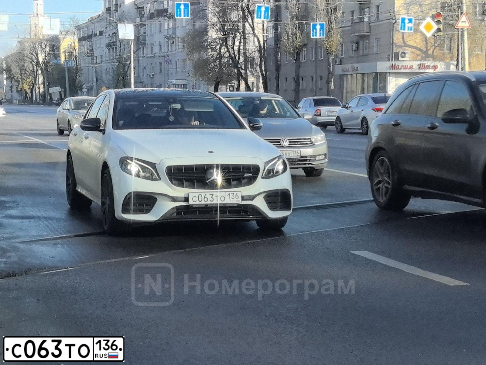 Фото автомобиля MERCEDES E-KLASSE, 2017 — госномер С063ТО136. Цвет: Белый