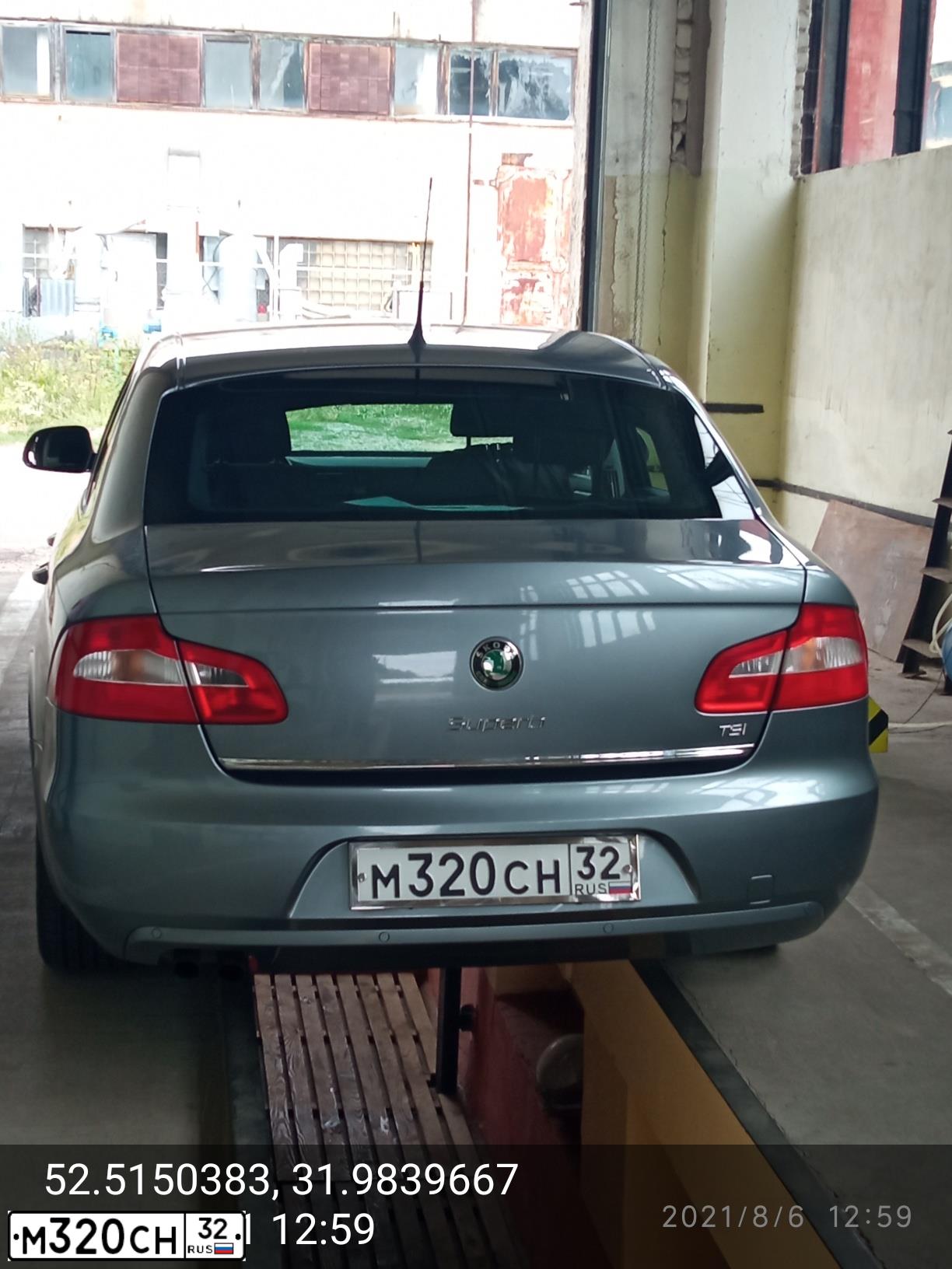 Фото автомобиля SKODA SUPERB, 2009 — госномер М320СН32