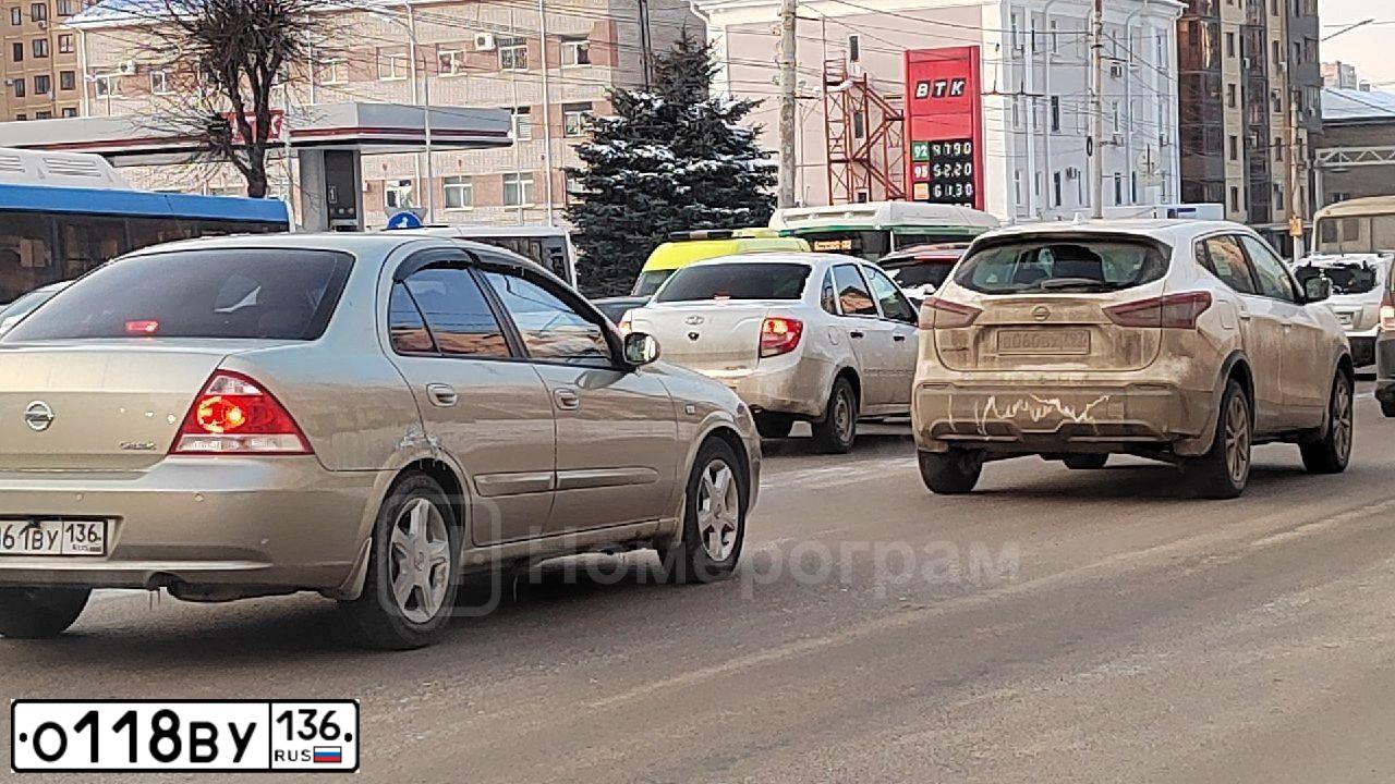 Фото автомобиля NISSAN JUKE, 2013 — госномер О019РЕ46. Цвет: Серебристый