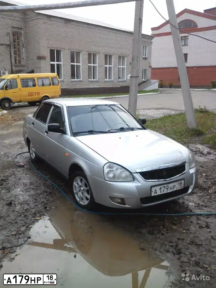 Фото автомобиля LADA 2170 PRIORA, 2009 — госномер О136ТС18. Цвет: СВЕТЛО-СЕРЕБРИСТЫЙ  МЕТАЛЛИК