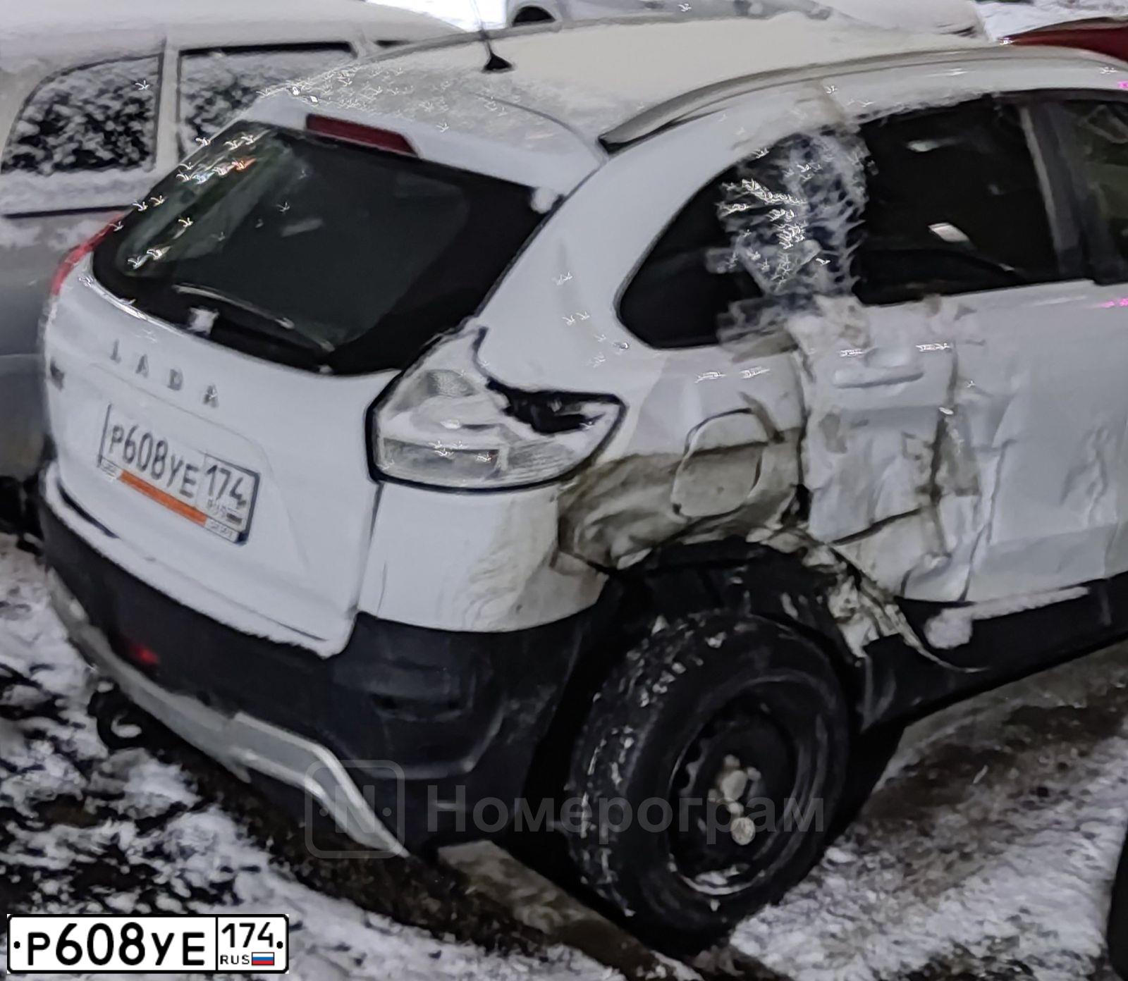 Фото автомобиля LADA XRAY, 2019 — госномер М332КВ21. Цвет: БЕЛЫЙ
