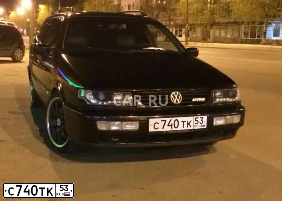 Фото автомобиля VOLKSWAGEN PASSAT, 1996 — госномер Т420СО77. Цвет: ЧЕРНЫЙ