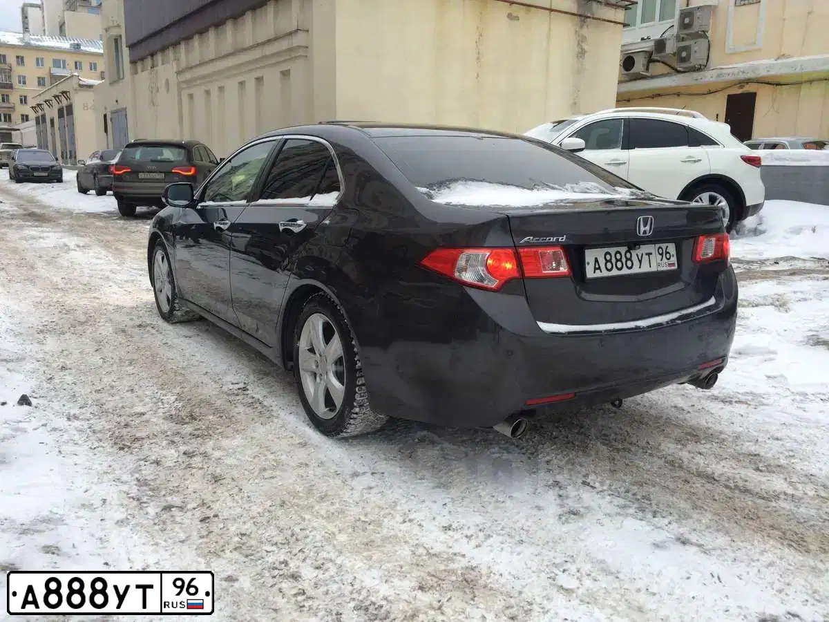 Фото автомобиля HONDA ACCORD, 2008 — госномер Е761КУ196. Цвет: ТЕМНО-СЕРЫЙ