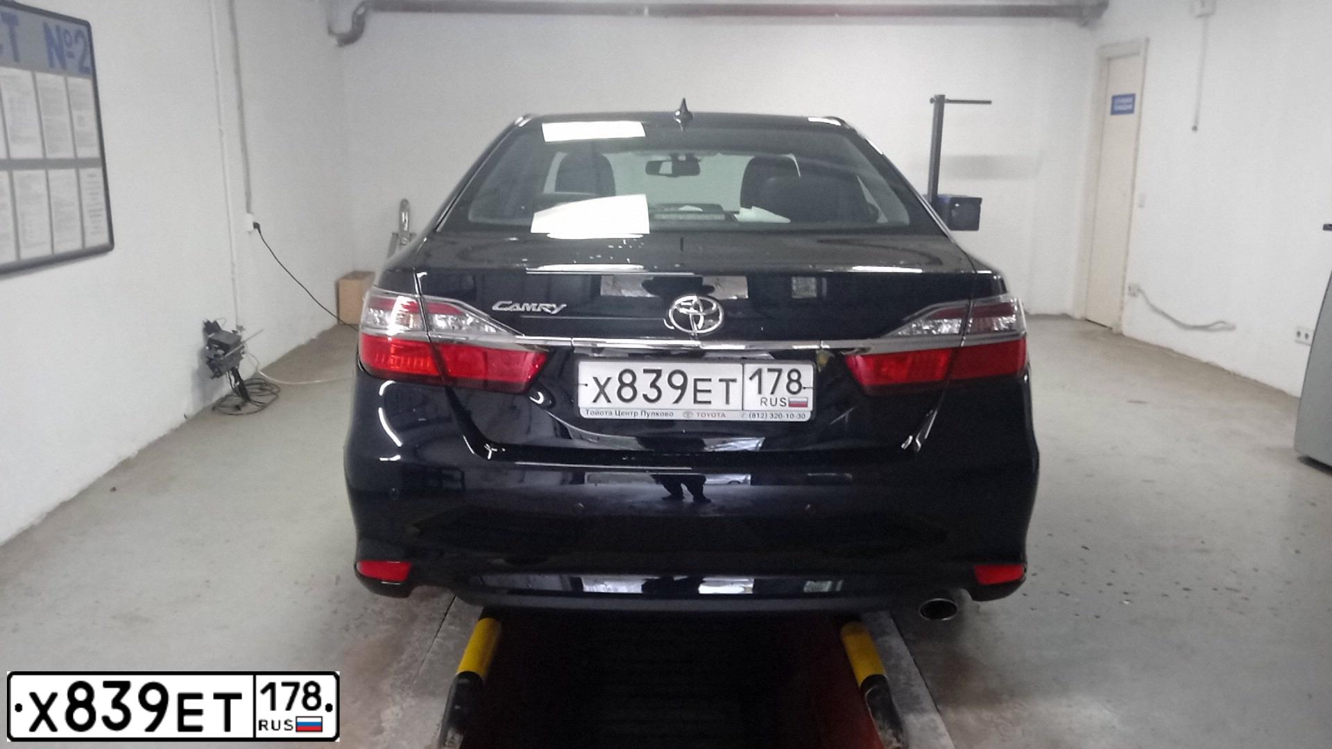 Фото автомобиля TOYOTA CAMRY, 2017 — госномер Х839ЕТ178. Цвет: ЧЕРНЫЙ МЕТАЛЛИК