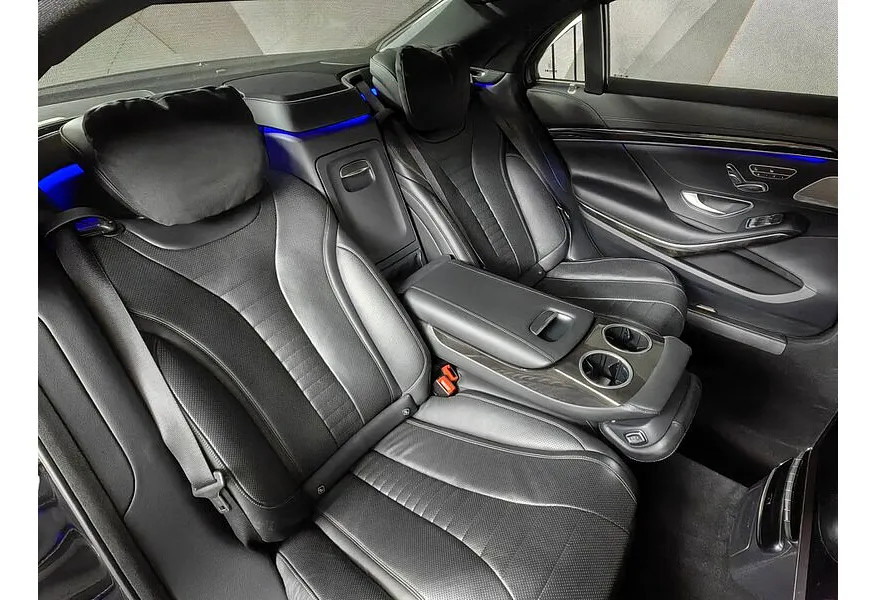Фото автомобиля MERCEDES S-KLASSE, 2018 — госномер А002ВМ197. Цвет: ЧЕРНЫЙ