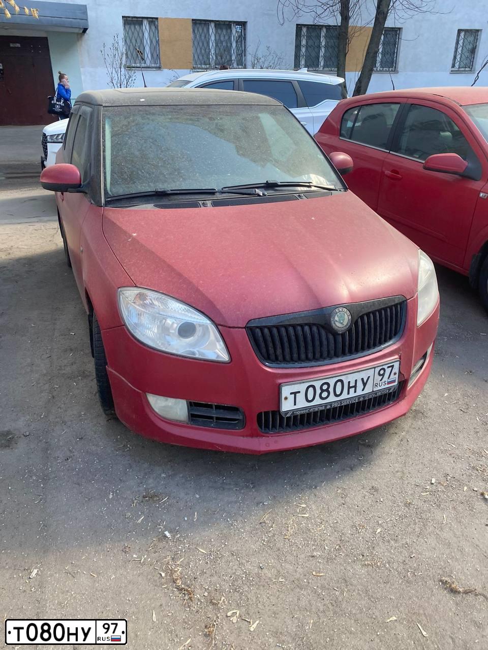 Фото автомобиля SKODA FELICIA, 1996 — госномер А188ТК77. Цвет: Белый