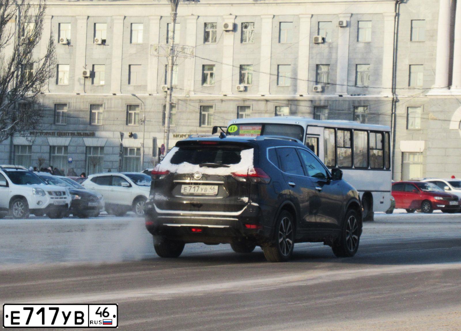 Фото автомобиля NISSAN X-TRAIL, 2019 — госномер Е717УВ46. Цвет: ЧЕРНЫЙ
