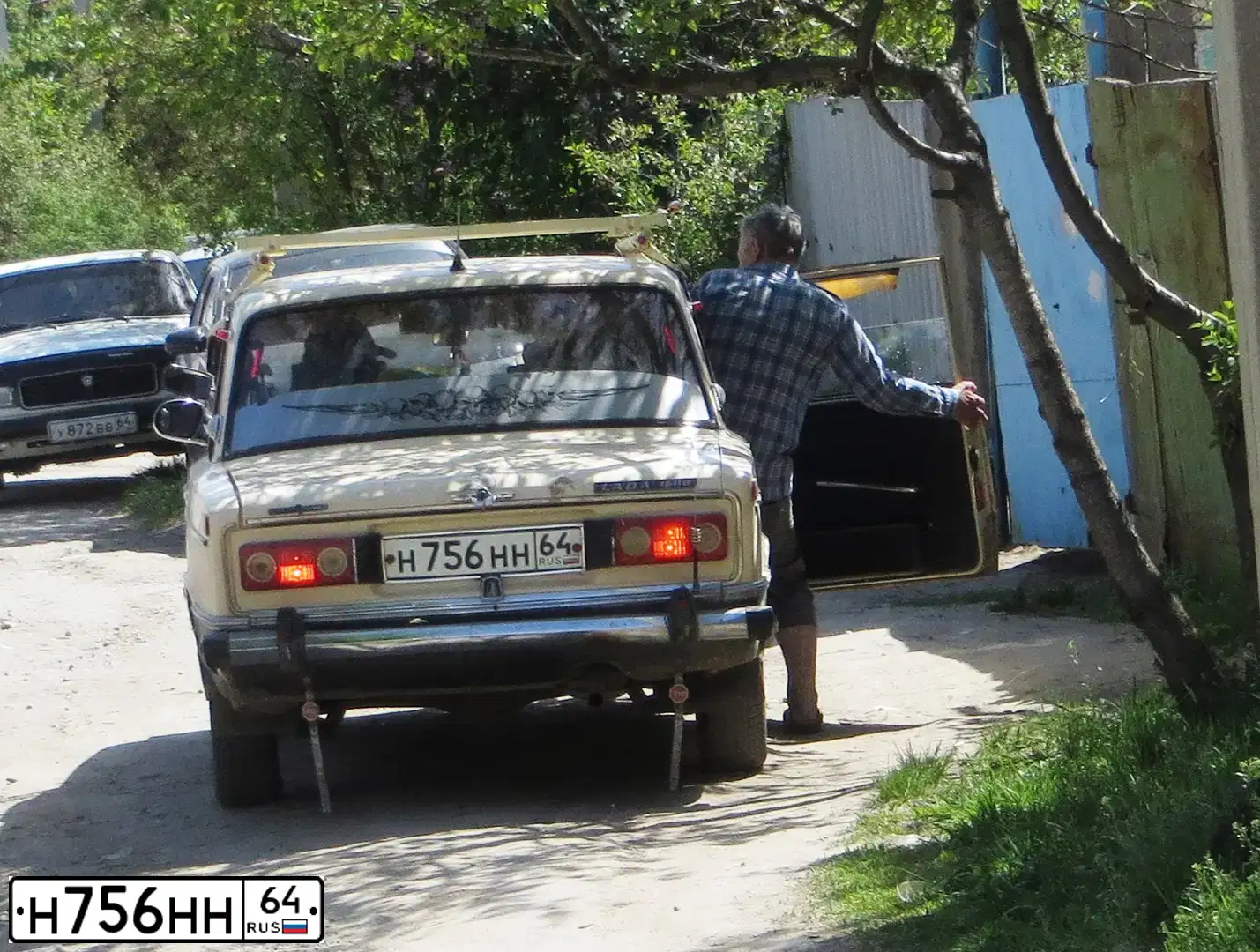 Фото автомобиля LADA 2106, 1997 — госномер Н756НН64. Цвет: ЖЕЛТО-БЕЛЫЙ