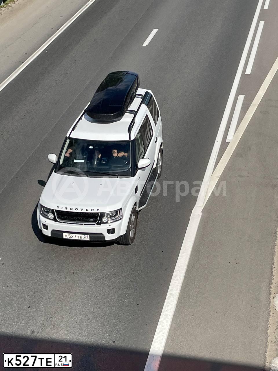 Фото автомобиля LANDROVER DISCOVERY, 2014 — госномер К527ТЕ21. Цвет: ЯРКО-БЕЛЫЙ