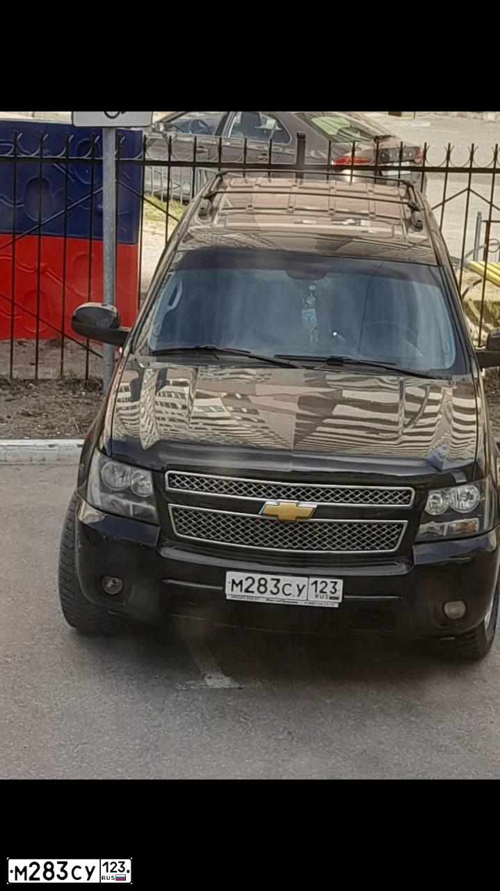 Фото автомобиля CHEVROLET TAHOE, 2011 — госномер С898НК34. Цвет: ЧЕРНЫЙ