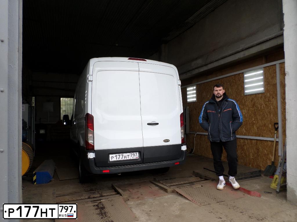 Фото автомобиля FORD TRANSIT, 2018 — госномер Р177НТ797. Цвет: Белый