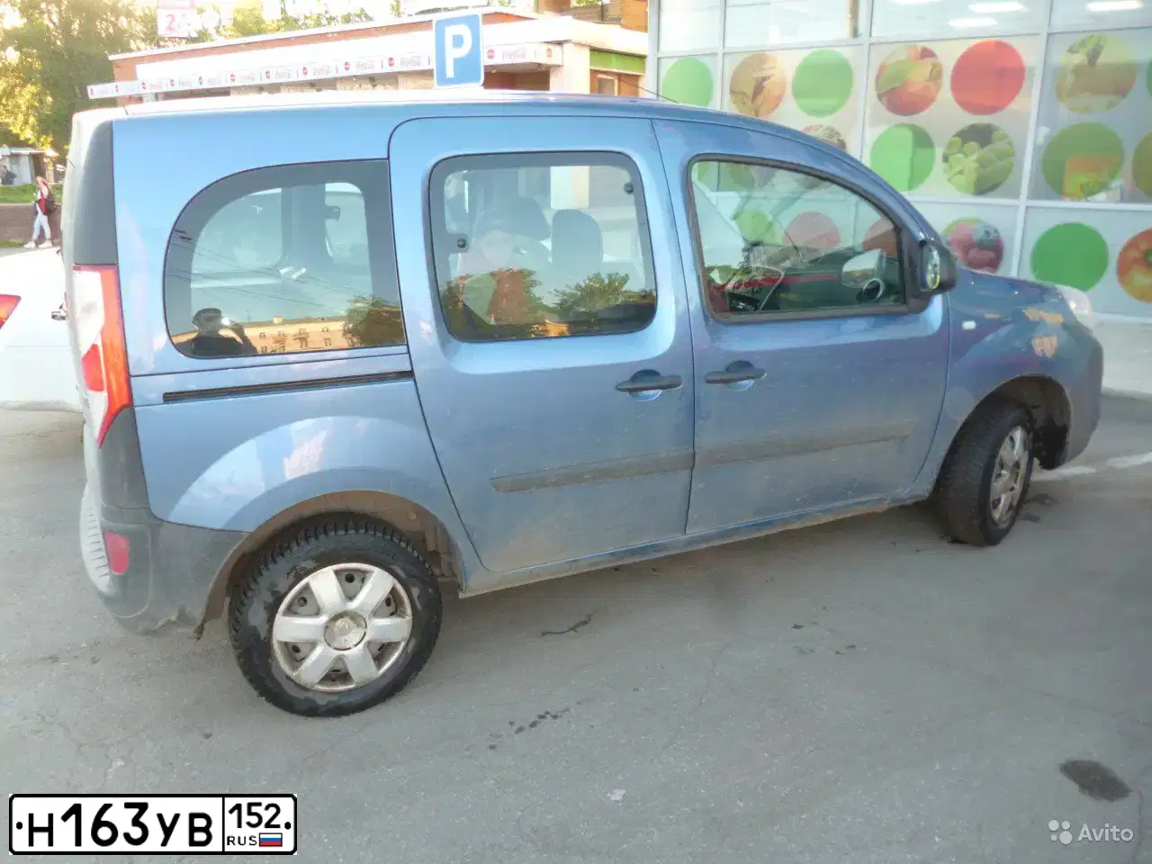 Фото автомобиля RENAULT KANGOO, 2014 — госномер Х439ОА196. Цвет: синий