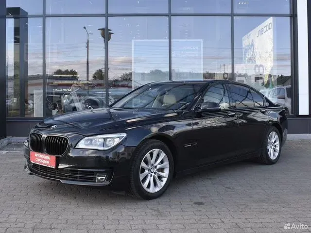 Фото автомобиля BMW 730D, 2012 — госномер Р570ВТ29. Цвет: ЧЕРНЫЙ