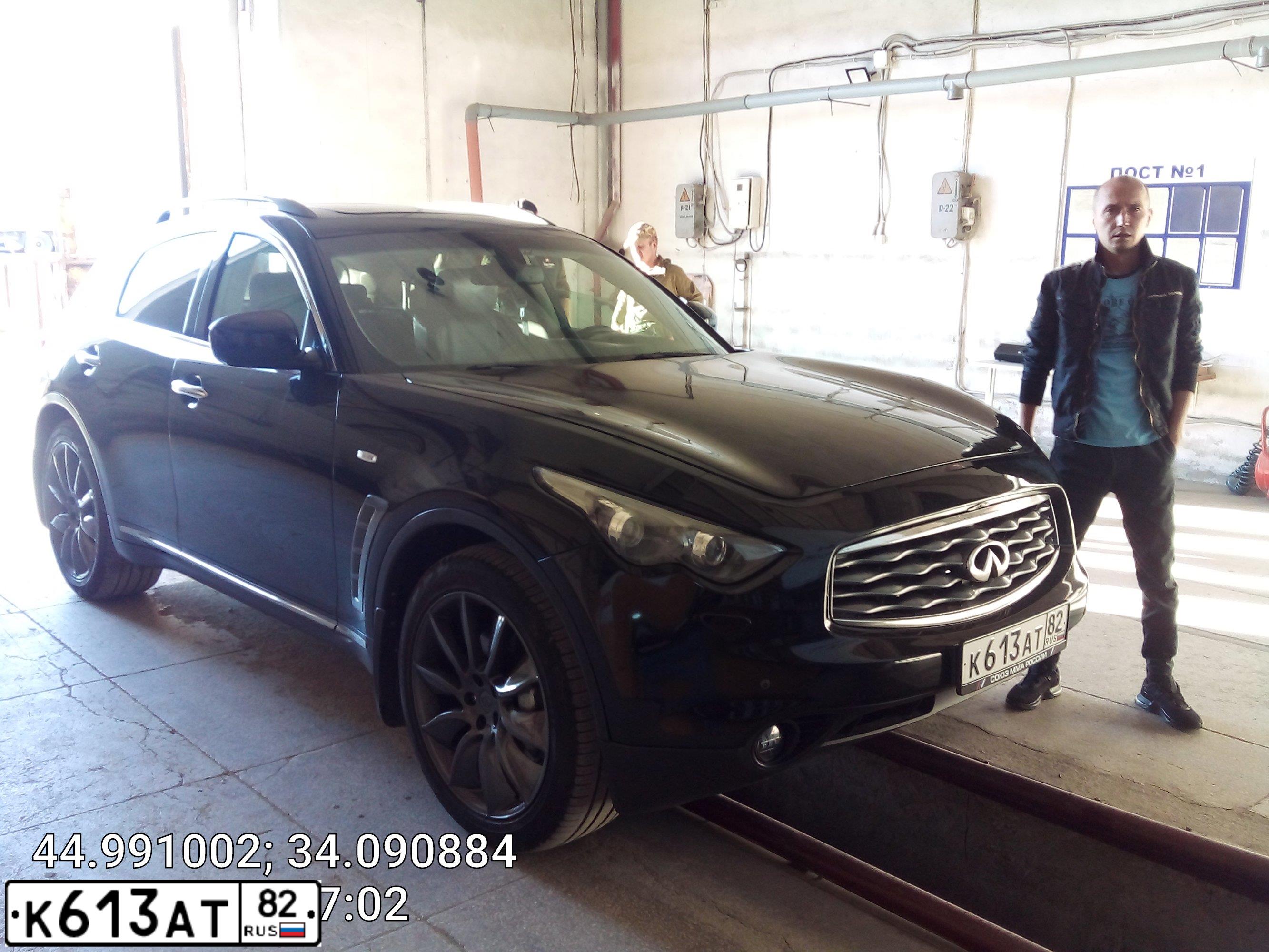 Фото автомобиля INFINITI FX37, 2010 — госномер Р962ВХ82. Цвет: ЧЕРНЫЙ