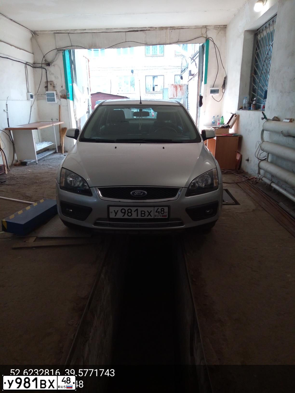 Фото автомобиля FORD D FOCUS, 2006 — госномер М839СК48. Цвет: Серебристый