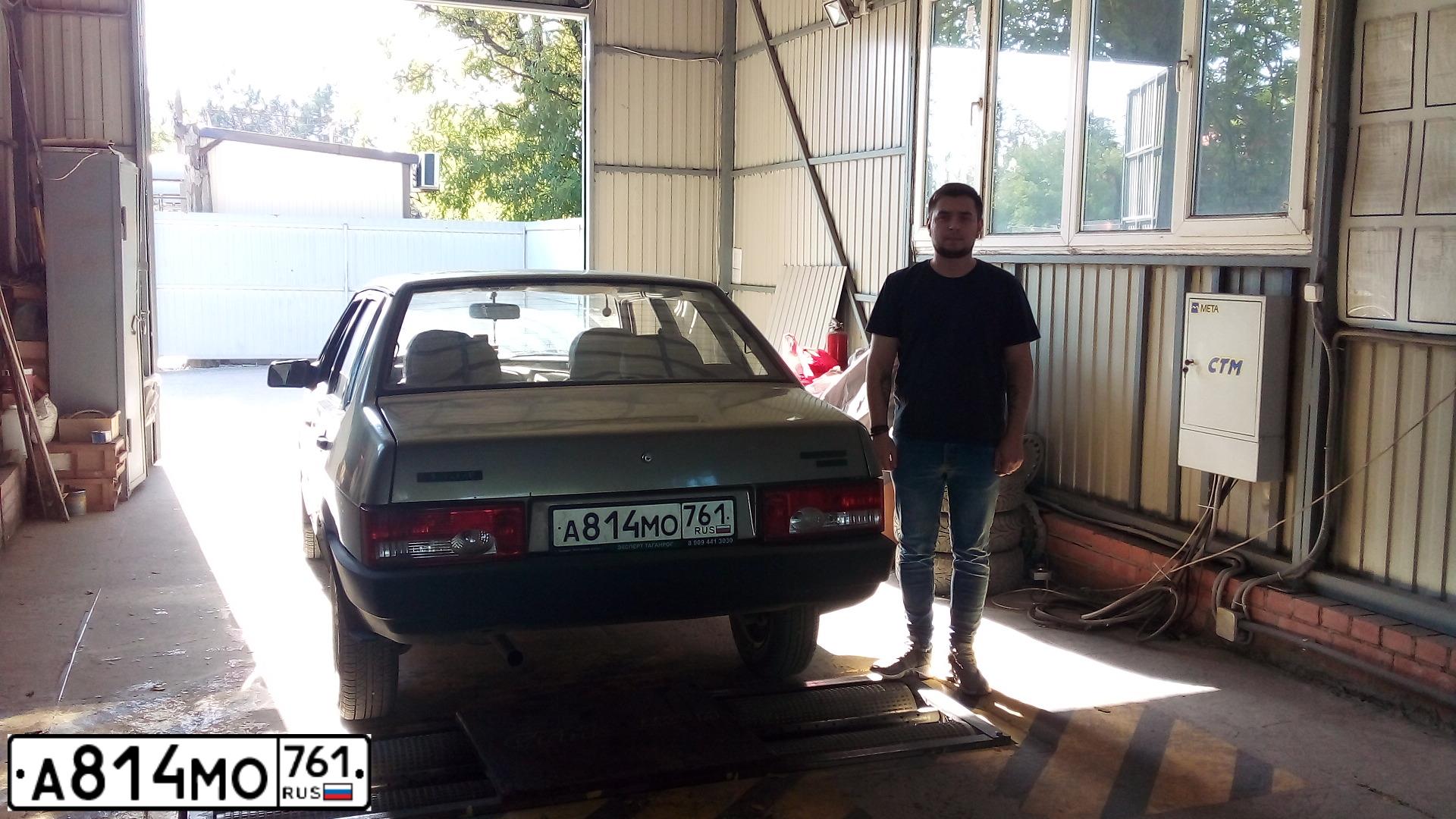 Фото автомобиля LADA 2109 SAMARA, 2000 — госномер А814МО761. Цвет: СЕРЕБРИСТЫЙ СЕРО-ЗЕЛЕНЫЙ