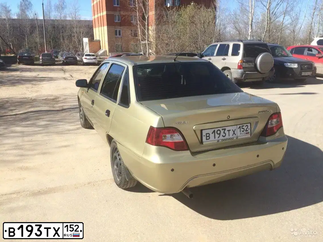 Фото автомобиля DAEWOO NEXIA, 2010 — госномер Т766ЕК152. Цвет: БЕЖЕВЫЙ
