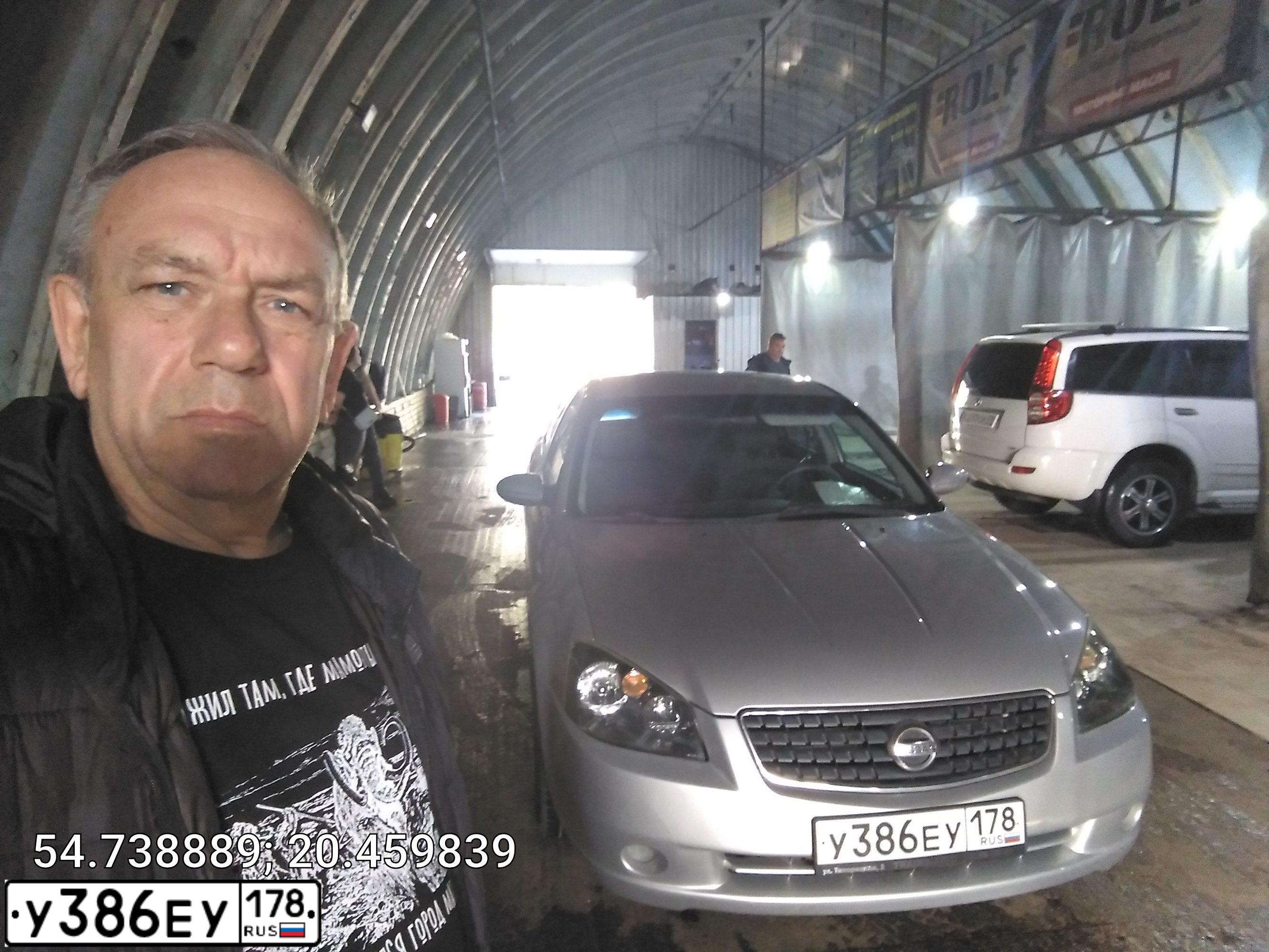 Фото автомобиля NISSAN ALTIMA, 2004 — госномер Т554КМ39. Цвет: Серебристый