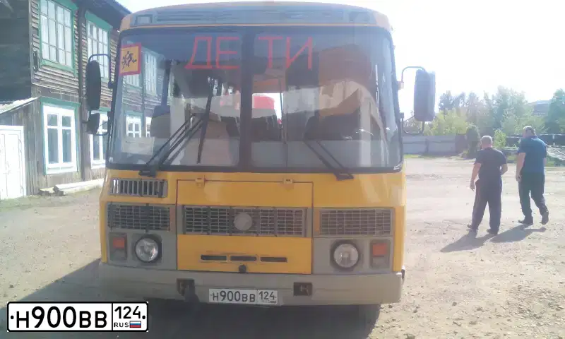 Фото автомобиля PAZ 3205, 2010 — госномер Н900ВВ124. Цвет: ЖЕЛТЫЙ