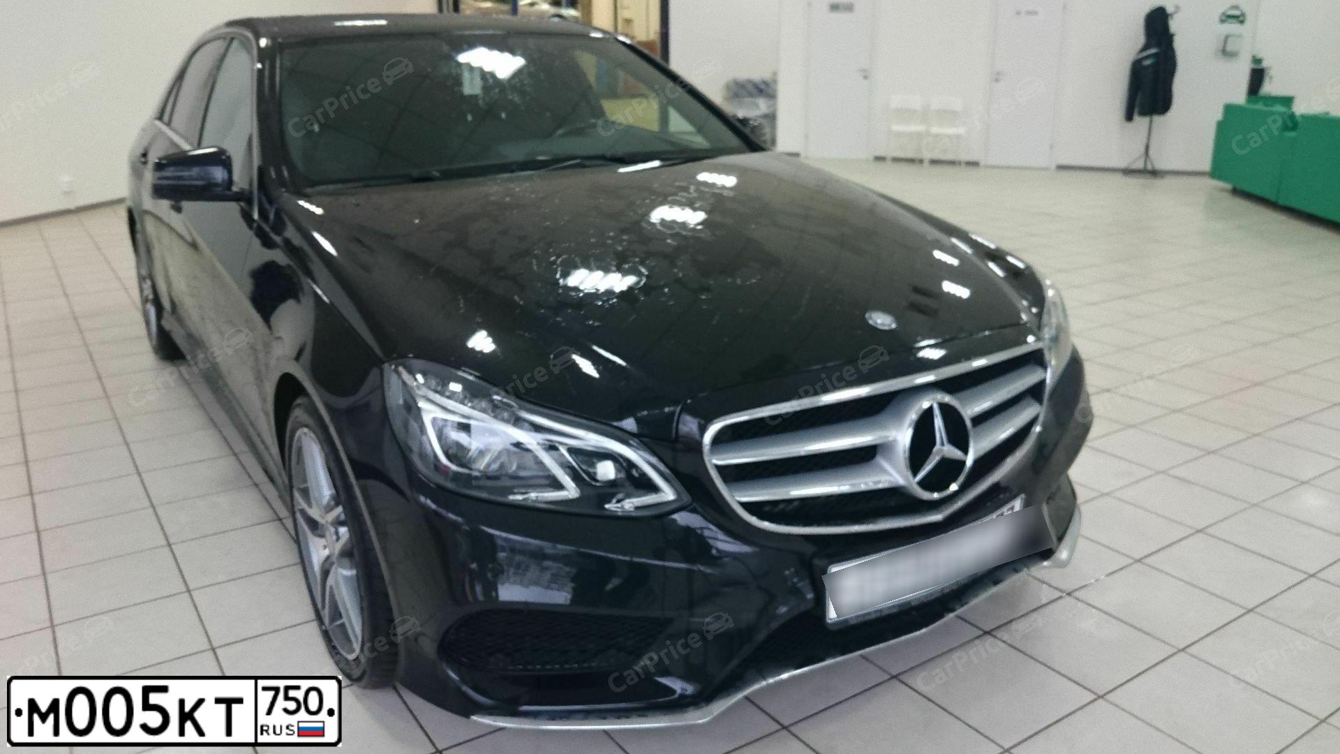 Фото автомобиля MERCEDES E-KLASSE, 2014 — госномер М005КТ750. Цвет: ЧЕРНЫЙ