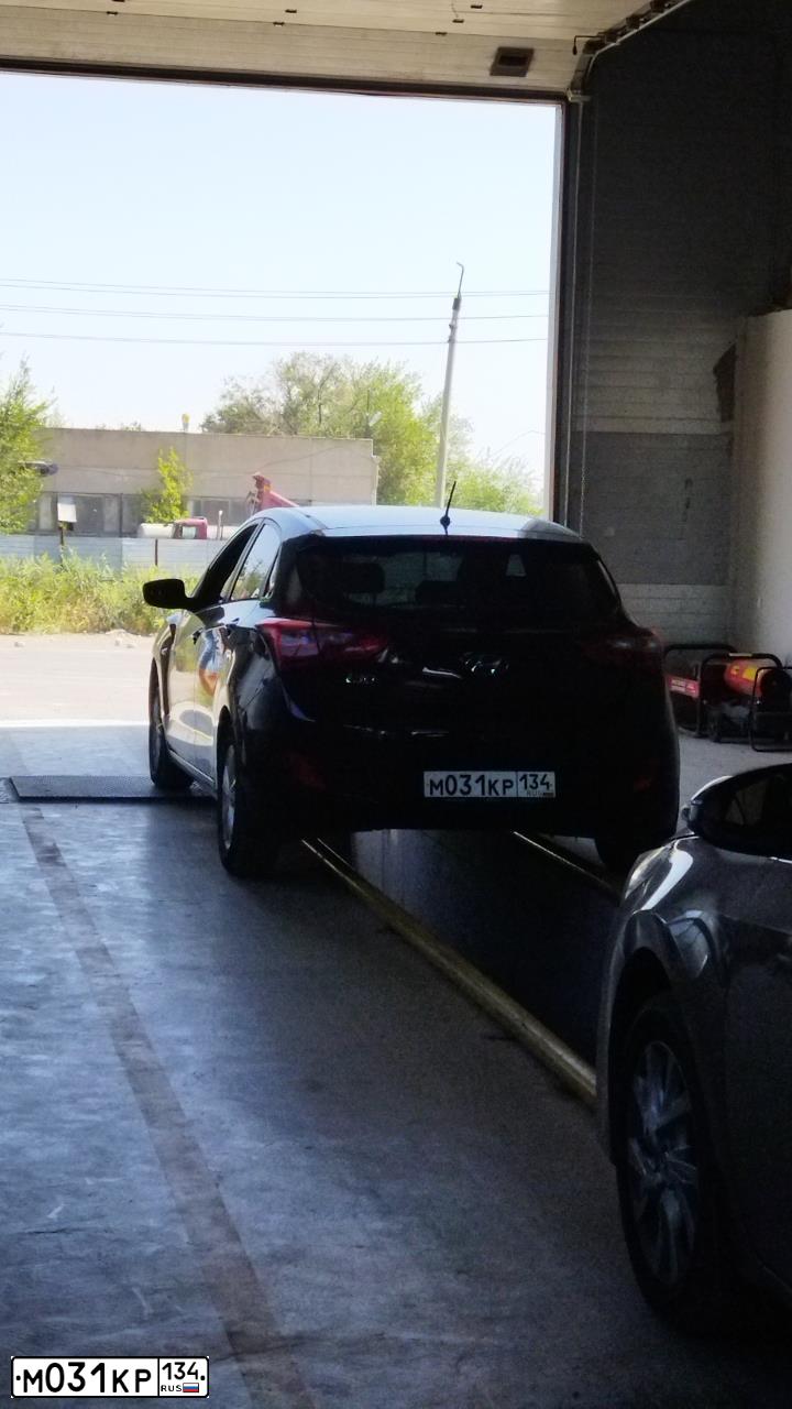 Фото автомобиля HYUNDAI I30, 2012 — госномер М031КР134. Цвет: ЧЕРНЫЙ