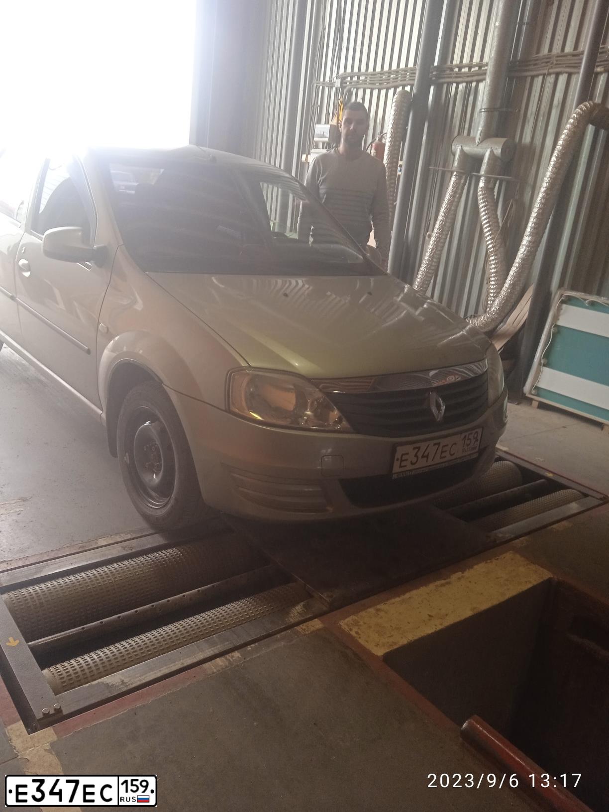 Фото автомобиля RENAULT LOGAN, 2013 — госномер Е347ЕС159. Цвет: БЕЖЕВЫЙ
