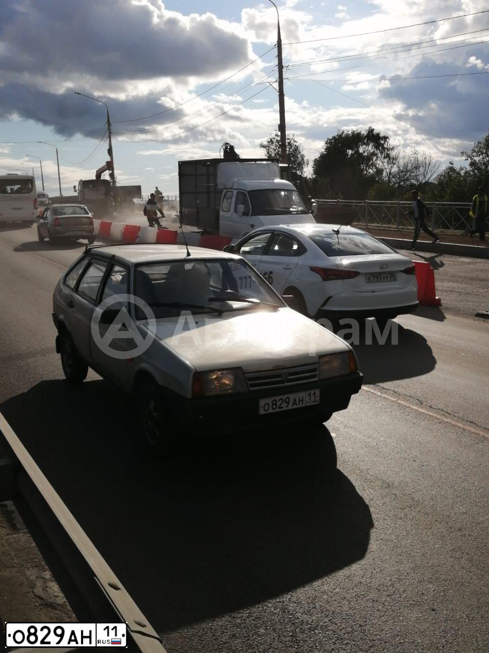 Фото автомобиля LADA 2109 SAMARA, 2002 — госномер К934ВС11. Цвет: СЕРЫЙ