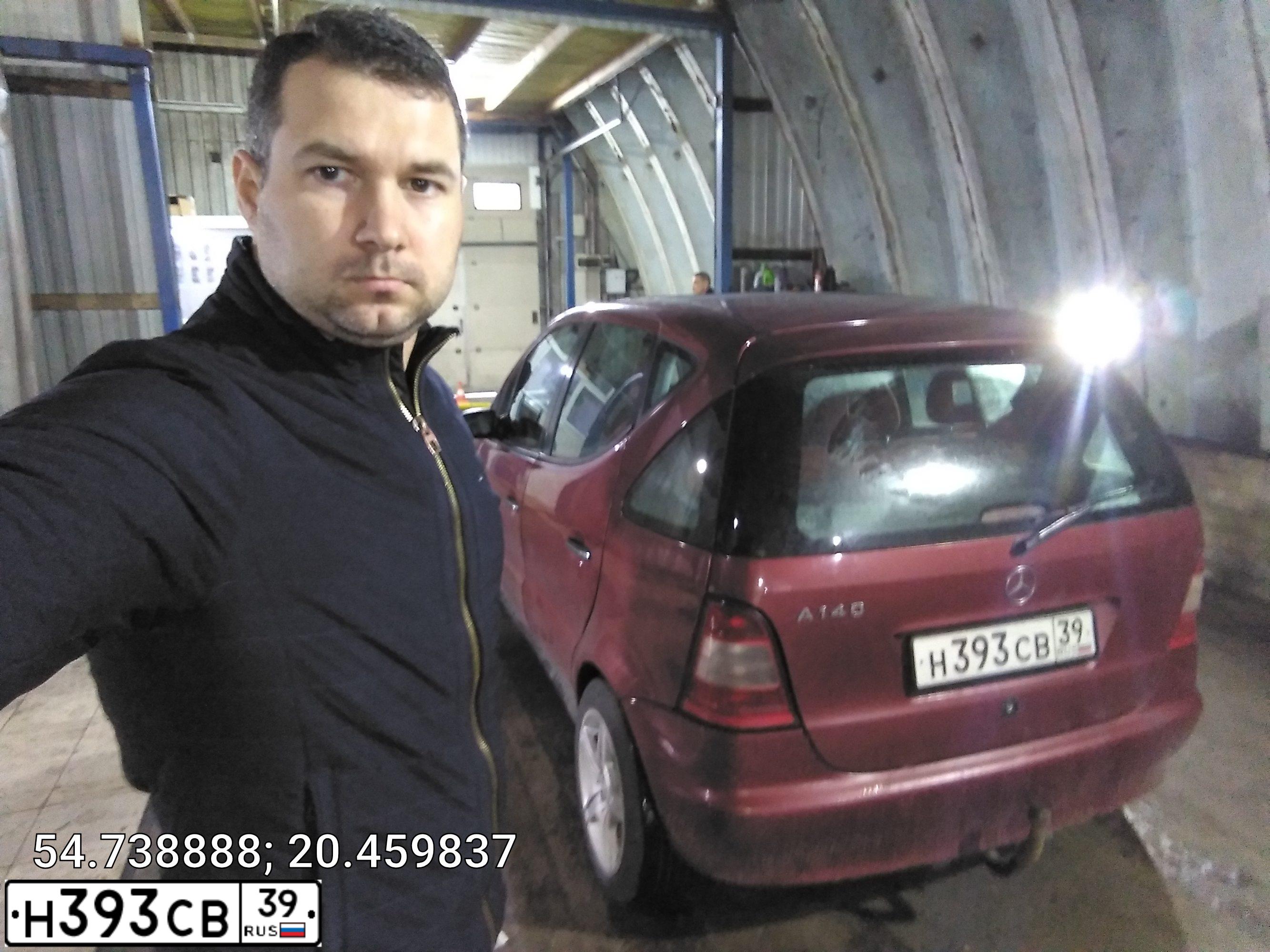 Фото автомобиля MERCEDES A-KLASSE, 1999 — госномер Н393СВ39. Цвет: ВИШНЕВЫЙ