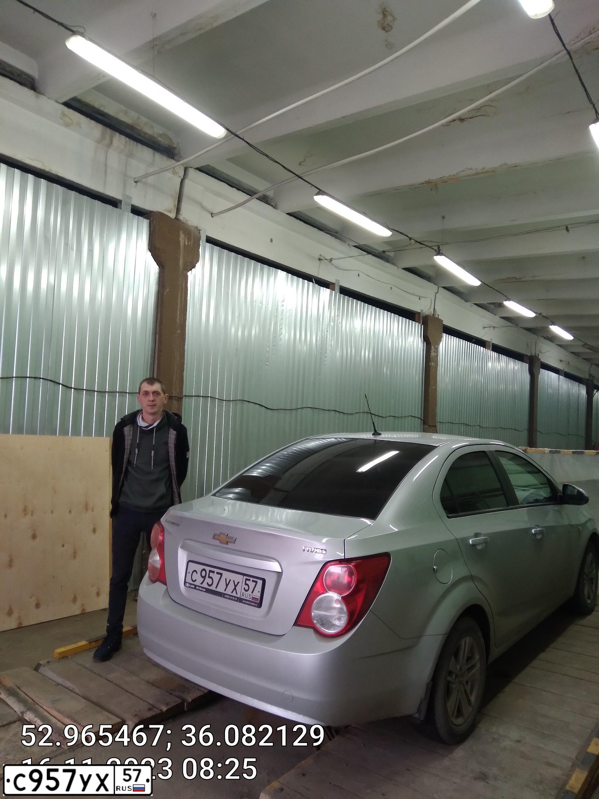 Фото автомобиля CHEVROLET AVEO, 2015 — госномер У677ХЕ57. Цвет: СЕРЕБРИСТЫЙ МЕТАЛЛИК