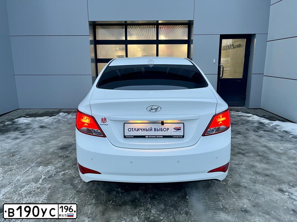 Фото автомобиля HYUNDAI SOLARIS, 2015 — госномер Х196КТ196