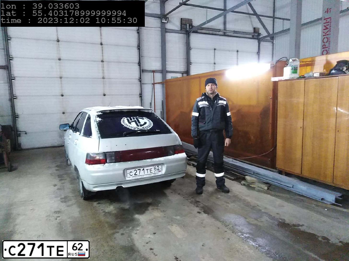 Фото автомобиля LADA 2112 LADA, 2005 — госномер С271ТЕ62. Цвет: МОЛОЧНО-БЕЛЫЙ СЕРЕБРИСТЫЙ