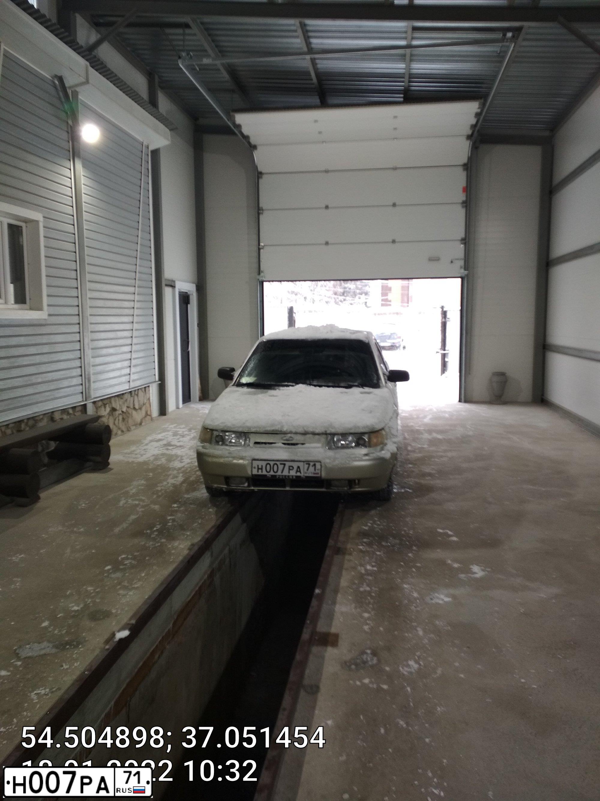 Фото автомобиля LADA 2110, 2004 — госномер С711ВР71. Цвет: СЕРЕБРИСТО-БЕЖЕВЫЙ