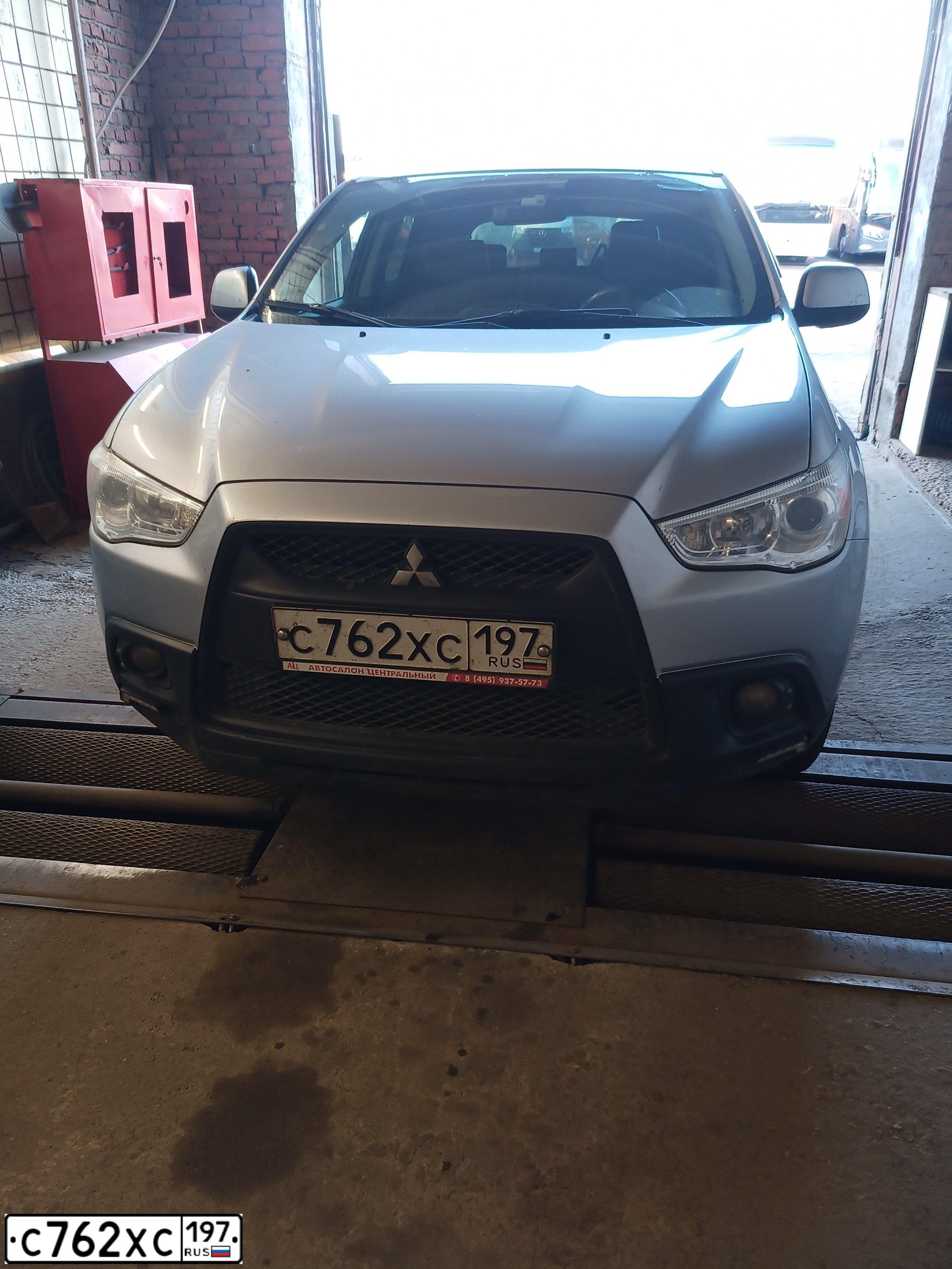 Фото автомобиля MITSUBISHI ASX, 2012 — госномер С762ХС197. Цвет: СЕРЫЙ