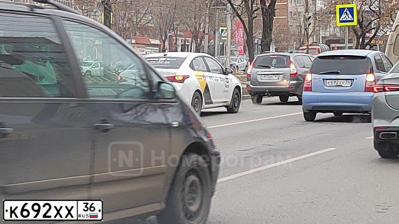 Фото автомобиля FORD MONDEO, 2013 — госномер Е111ОК77. Цвет: ЧЕРНЫЙ