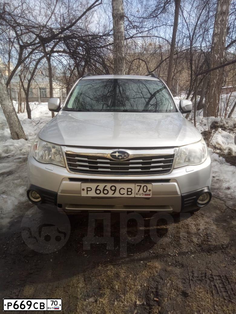 Фото автомобиля SUBARU FORESTER, 2008 — госномер М058СМ154. Цвет: Серебристый