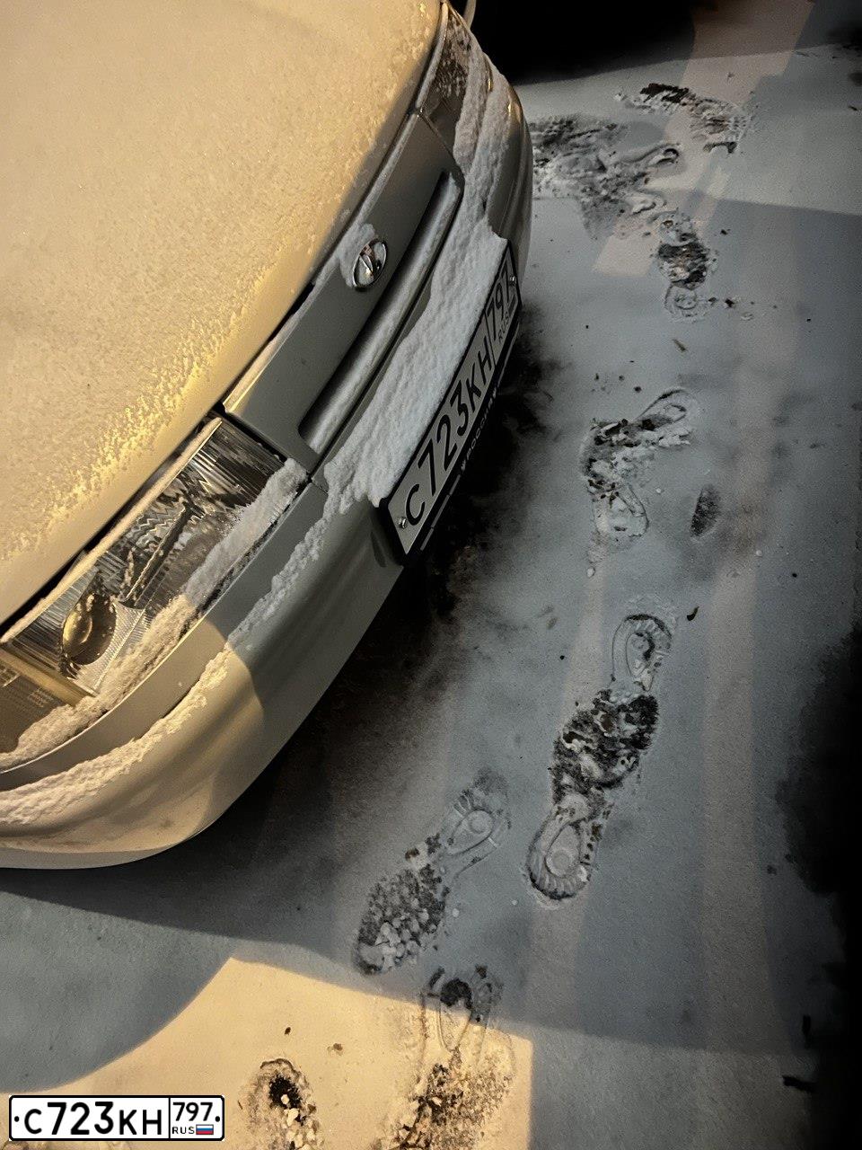 Фото автомобиля LADA 2110, 2004 — госномер С723КН797. Цвет: МОЛОЧНО-БЕЛЫЙ СЕРЕБРИСТЫЙ