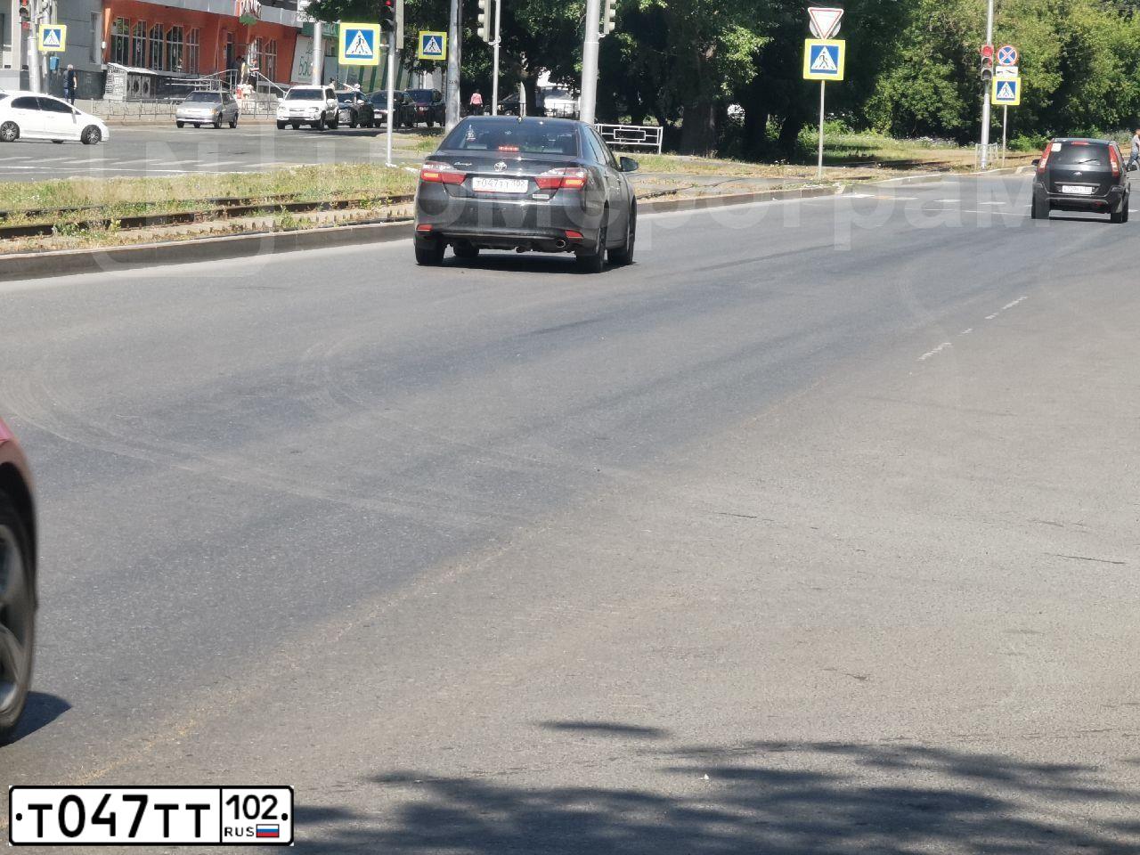 Фото автомобиля TOYOTA CAMRY, 2008 — госномер В848ТС186. Цвет: ЧЕРНЫЙ