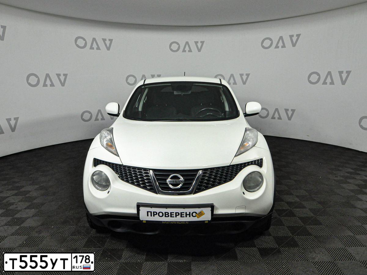 Фото автомобиля NISSAN JUKE, 2012 — госномер Т555УТ178. Цвет: БЕЛЫЙ