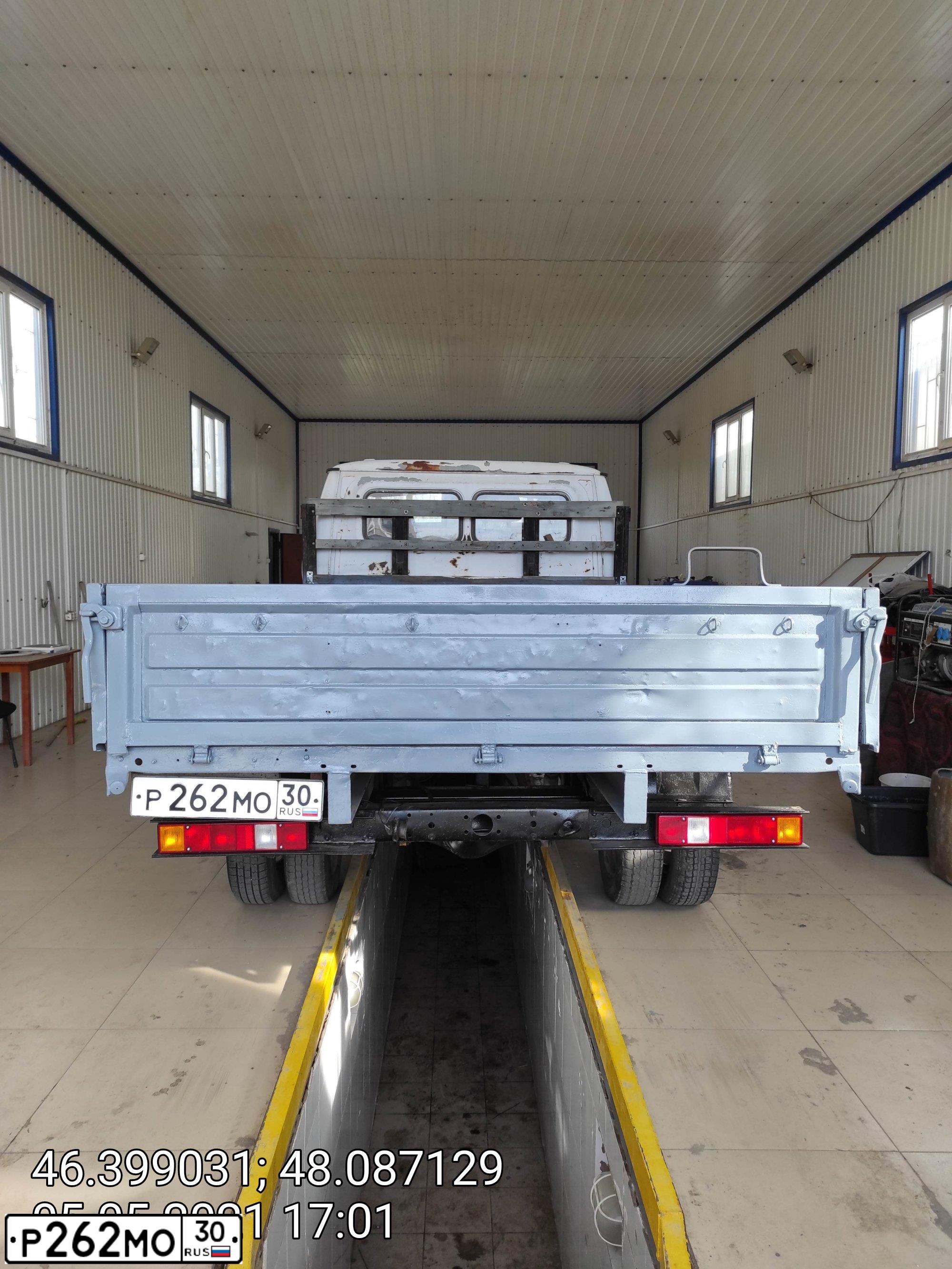Фото автомобиля GAZ 3302 EL, 2004 — госномер Р262МО30. Цвет: СНЕЖНО-БЕЛЫЙ